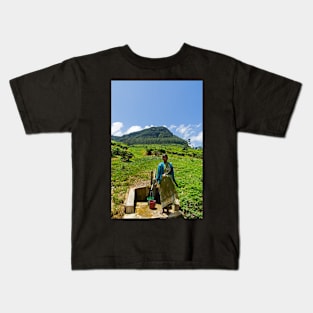 Tea Picker. Kids T-Shirt